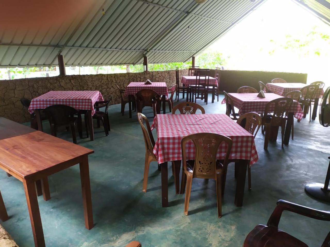 Agoura Hills Hotel Kurunegala Eksteriør billede